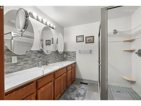 903 NE 3rd Avenue Hillsboro OR 97124