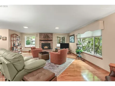 903 NE 3rd Avenue Hillsboro OR 97124