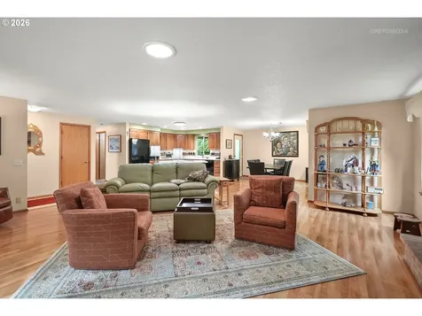 903 NE 3rd Avenue Hillsboro OR 97124