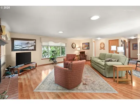 903 NE 3rd Avenue Hillsboro OR 97124