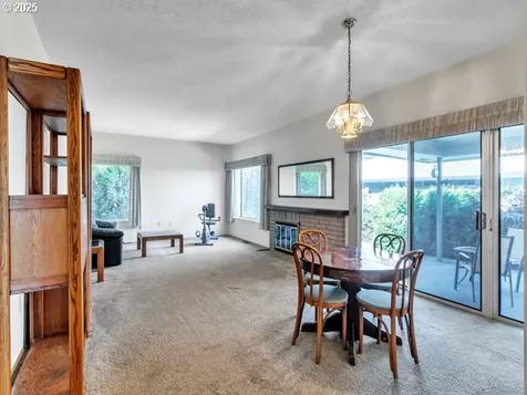 3016 Twin Oak Place NW Salem OR 97304