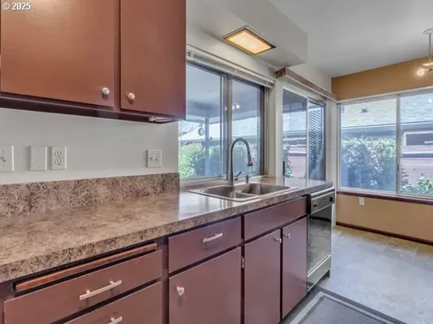 3016 Twin Oak Place NW Salem OR 97304