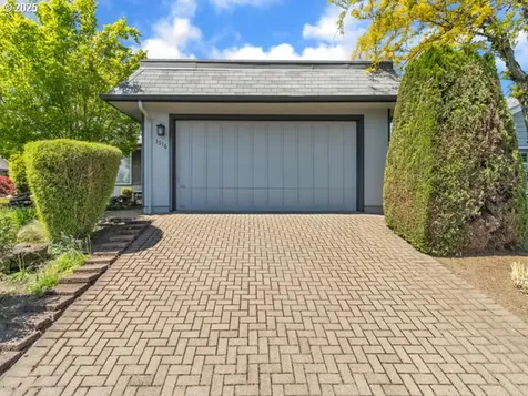 3016 Twin Oak Place NW Salem OR 97304