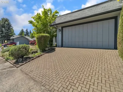 3016 Twin Oak Place NW Salem OR 97304