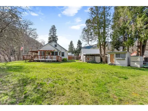 500 And 502 Bluff Street Klickitat WA 98628