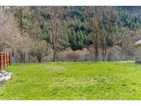 500 And 502 Bluff Street Klickitat WA 98628