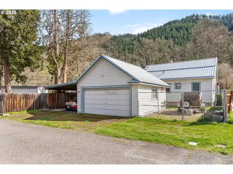 500 And 502 Bluff Street Klickitat WA 98628
