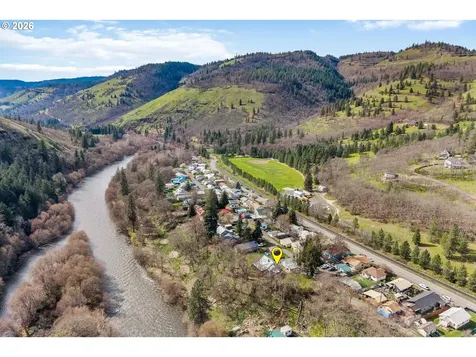 500 And 502 Bluff Street Klickitat WA 98628