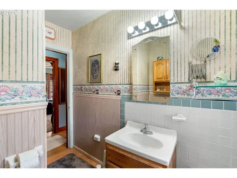500 And 502 Bluff Street Klickitat WA 98628