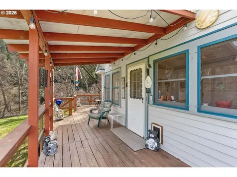 500 And 502 Bluff Street Klickitat WA 98628