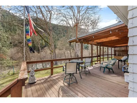 500 And 502 Bluff Street Klickitat WA 98628