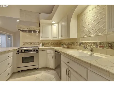 32209 SW Lake Drive Wilsonville OR 97070