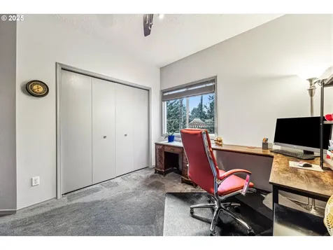 10215 SW 31st Avenue Portland OR 97219