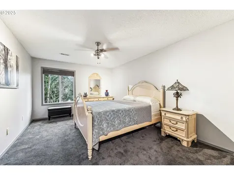 10215 SW 31st Avenue Portland OR 97219