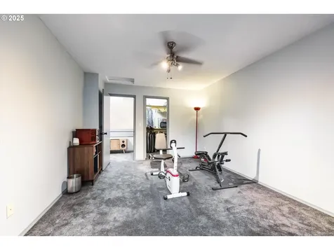 10215 SW 31st Avenue Portland OR 97219