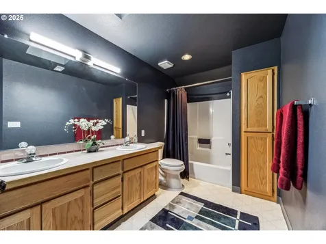 10215 SW 31st Avenue Portland OR 97219