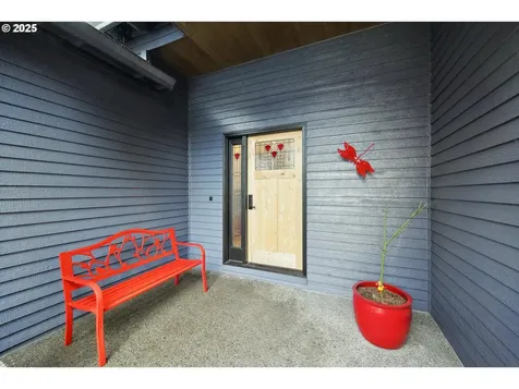 10215 SW 31st Avenue Portland OR 97219
