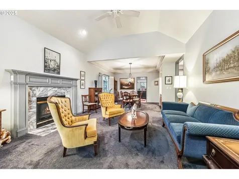 10215 SW 31st Avenue Portland OR 97219