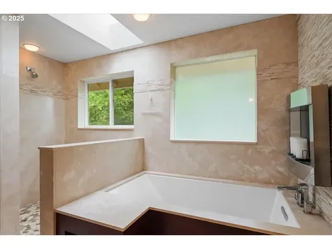 10417 NE 31st Avenue Vancouver WA 98686