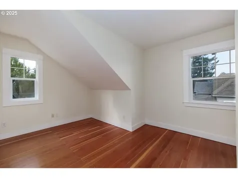 4035 SE 28th Place Portland OR 97202