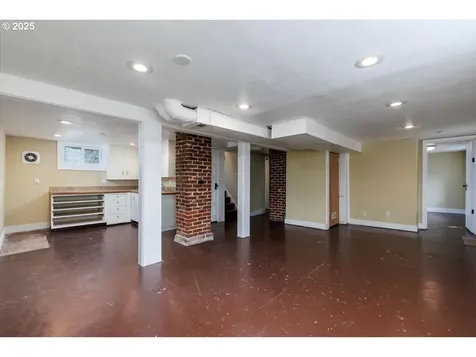 4035 SE 28th Place Portland OR 97202