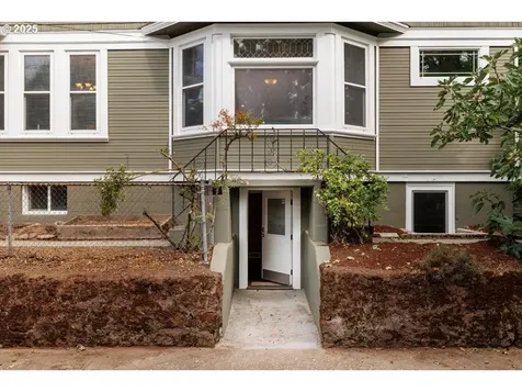 4035 SE 28th Place Portland OR 97202