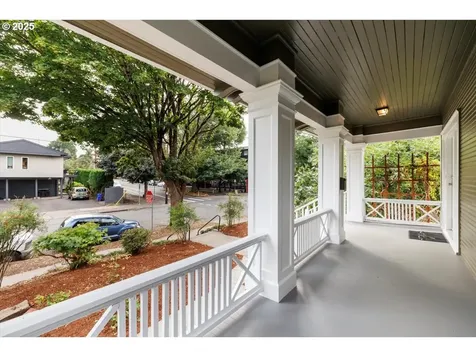 4035 SE 28th Place Portland OR 97202