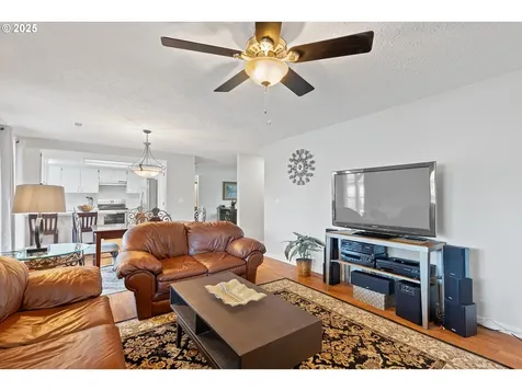 967 NE Lovell Street Hillsboro OR 97124