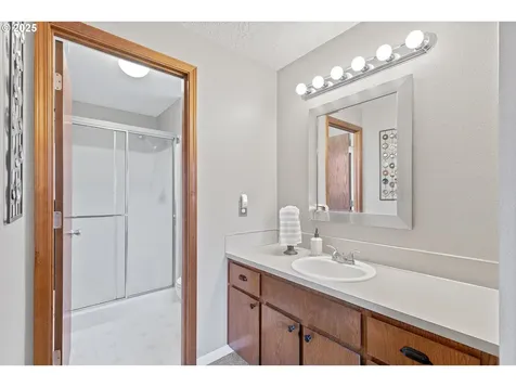 967 NE Lovell Street Hillsboro OR 97124