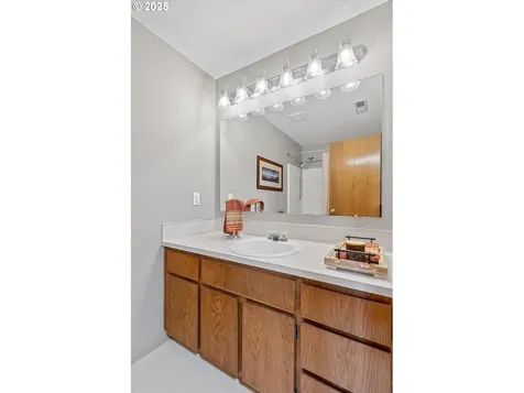 967 NE Lovell Street Hillsboro OR 97124