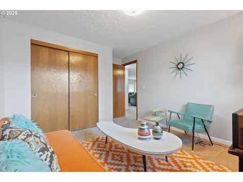 967 NE Lovell Street Hillsboro OR 97124