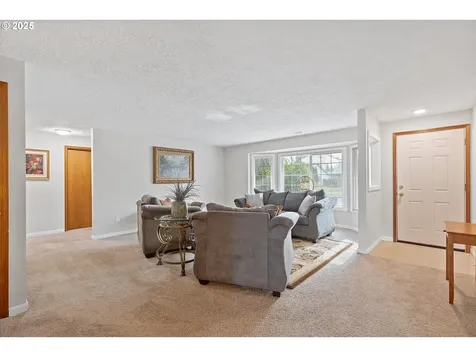 967 NE Lovell Street Hillsboro OR 97124