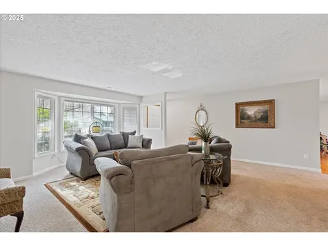 967 NE Lovell Street Hillsboro OR 97124