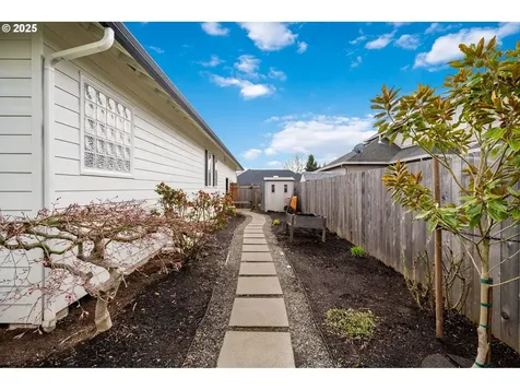 2412 NW 122nd Street Vancouver WA 98685