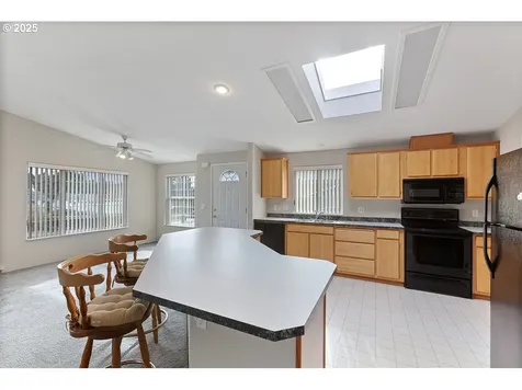 2806 NW Bayshore Loop Waldport OR 97394