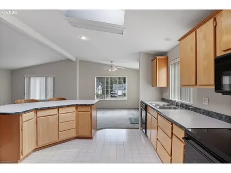 2806 NW Bayshore Loop Waldport OR 97394