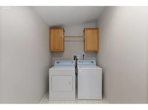 2806 NW Bayshore Loop Waldport OR 97394