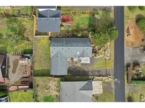 2806 NW Bayshore Loop Waldport OR 97394