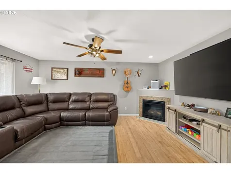 408 Sunset Court Amity OR 97101