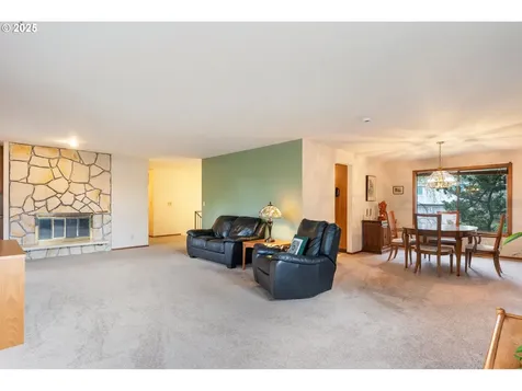 9875 SE Derek Court Happy Valley OR 97086