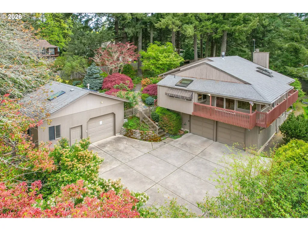 1839 SW Collins Court Portland OR 97219