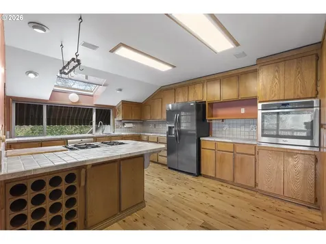 1839 SW Collins Court Portland OR 97219