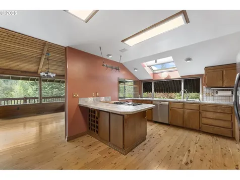 1839 SW Collins Court Portland OR 97219