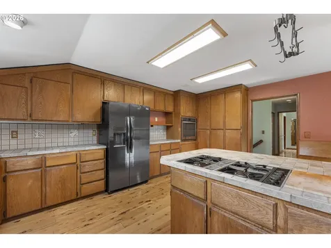 1839 SW Collins Court Portland OR 97219