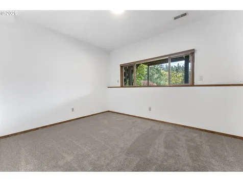 1839 SW Collins Court Portland OR 97219