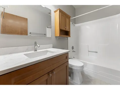 1839 SW Collins Court Portland OR 97219