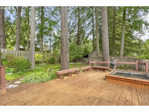 1839 SW Collins Court Portland OR 97219