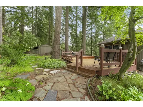 1839 SW Collins Court Portland OR 97219