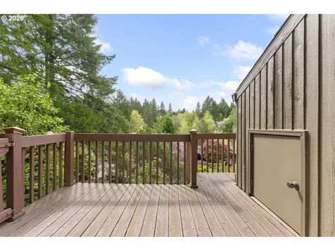 1839 SW Collins Court Portland OR 97219