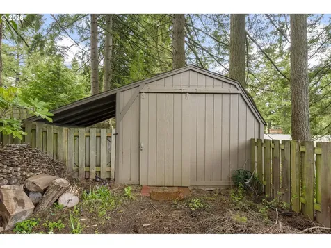 1839 SW Collins Court Portland OR 97219
